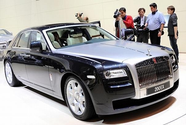 Rolls Royce Ghost, in Genf noch mit der Typennummer auf dem Stand zu sehen. Foto: UnitedPictures